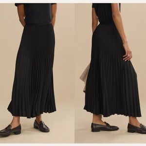 Jenni Kayne Black Pleated Skirt with Black Trim Size XL